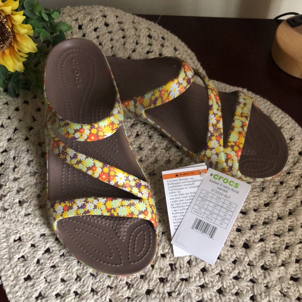 CROCS Kadee II Retro Floral Daisy Sandal SIZE 10 - Picture 13 of 13